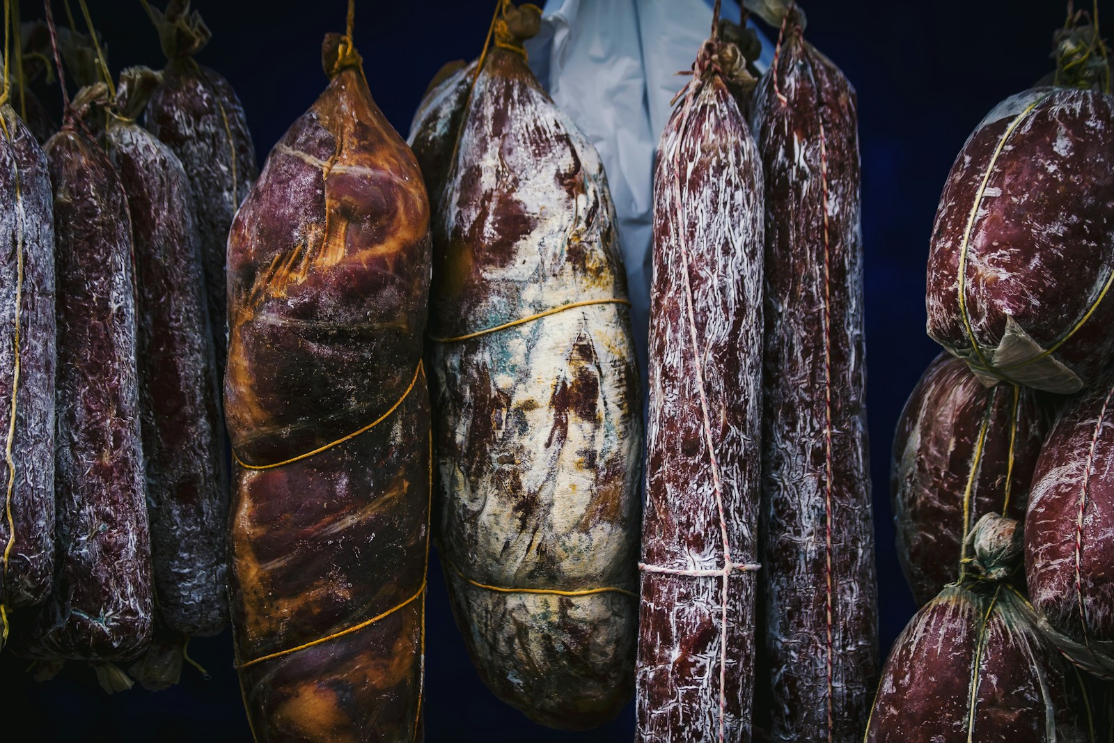 Il conto economico di una salumeria: food cost, deperibili e stagionalità